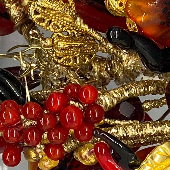 Glass beads leaves, asymmetrical necklace. Gold wrapped wire, glass components. - Picture 6 of 6